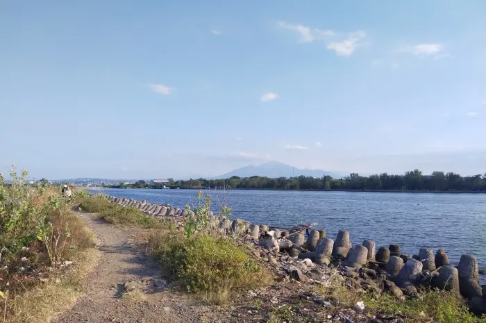Baruna Beach, a Historical Beach in Semarang that Offers Various Exciting Activities