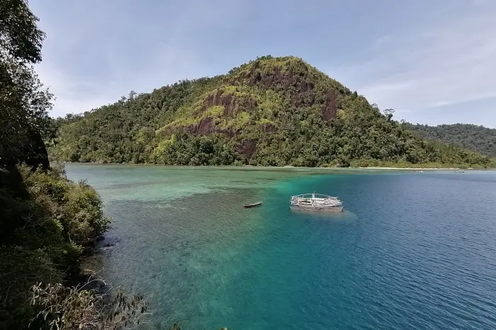 Marine Tourism in West Sumatra that Offer Amazing Natural Charm