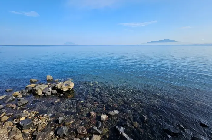 Pantai Malalayang, Pantai Eksotis dengan Keindahan Laut Mempesona di Manado