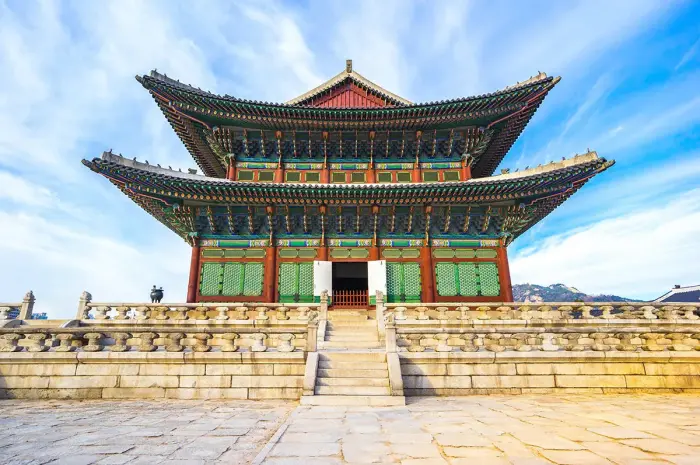Gyeongbokgung Palace, a magnificent palace with the beauty of traditional Korean architecture