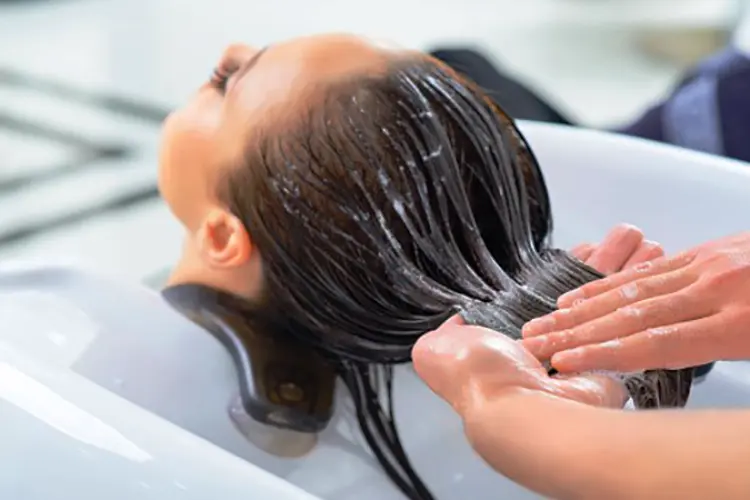 Rutinitas Perawatan Kulit Kepala 7 Hari (Anti Ketombe)